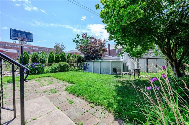 1827 Hering Avenue, Bronx, NY 10461