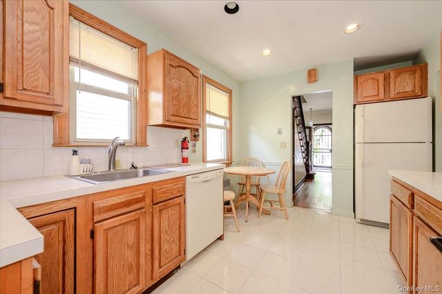 1827 Hering Avenue, Bronx, NY 10461