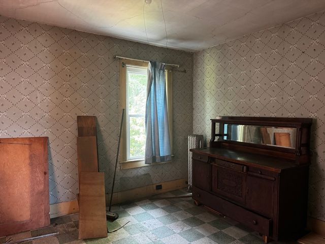 47 Ward Street, Chicopee, MA 01020