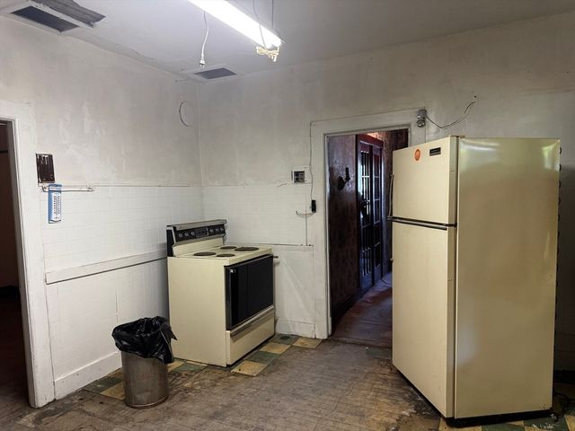 47 Ward Street, Chicopee, MA 01020