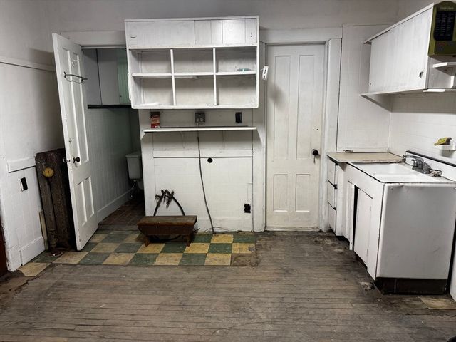 47 Ward Street, Chicopee, MA 01020