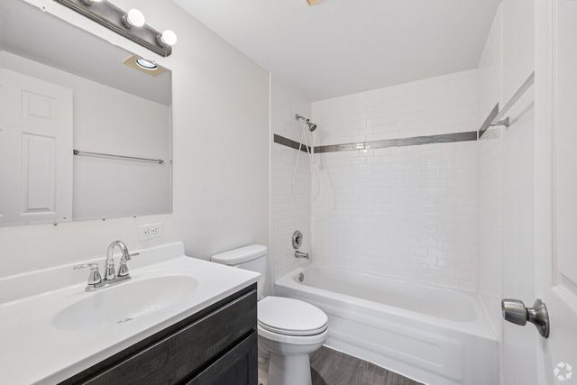 1820 N Delany Road 311, Gurnee, IL 60031
