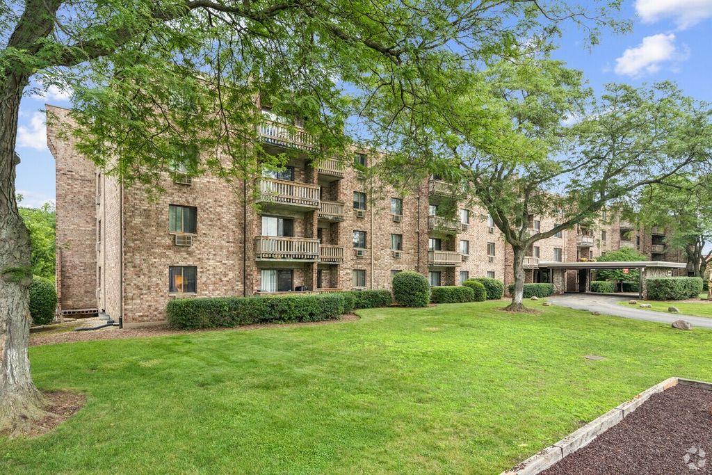 1820 N Delany Road 311, Gurnee, IL 60031