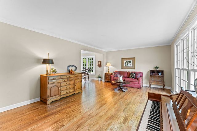 1533 N Belmont Avenue, Arlington Heights, IL 60004
