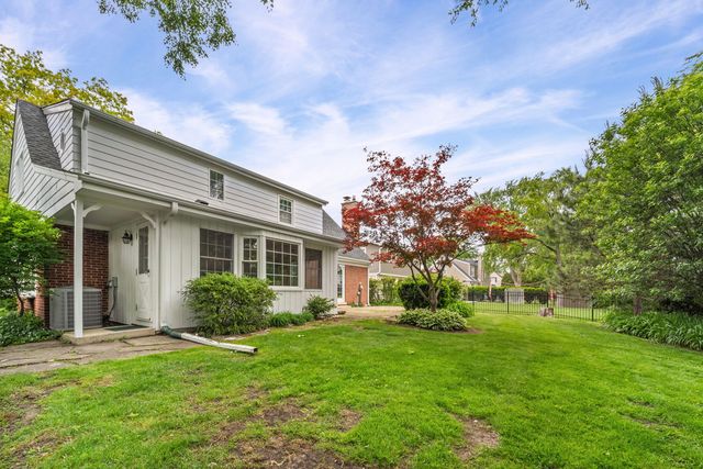 1533 N Belmont Avenue, Arlington Heights, IL 60004