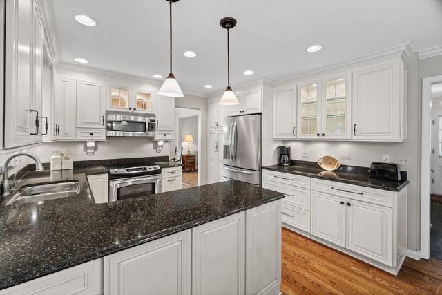 1533 N Belmont Avenue, Arlington Heights, IL 60004
