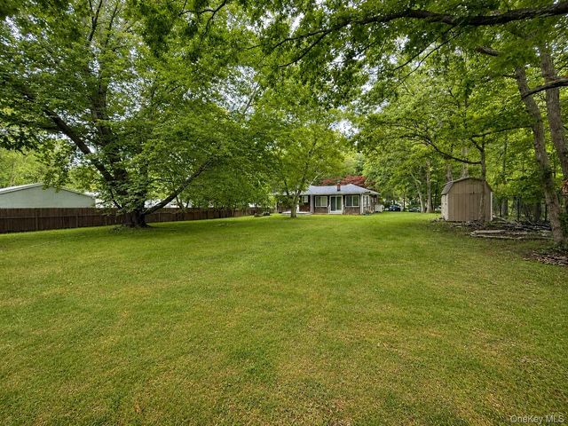 87 Sally Lane, Ridge, NY 11961