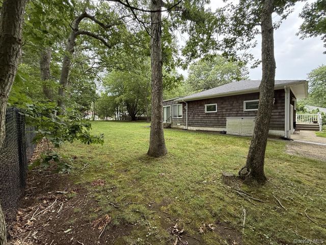 87 Sally Lane, Ridge, NY 11961