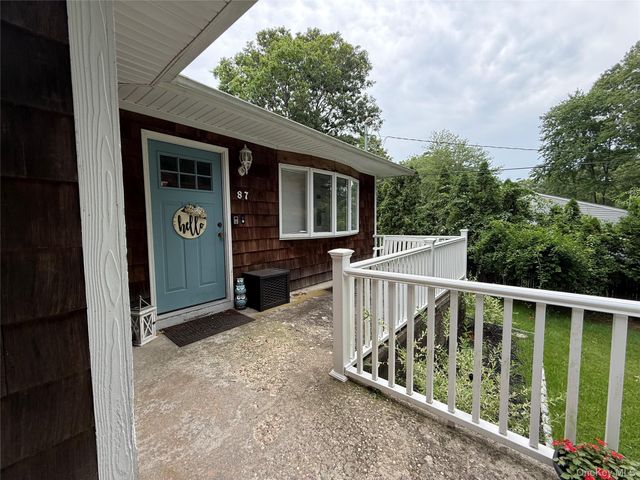 87 Sally Lane, Ridge, NY 11961