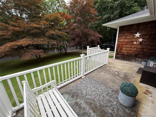 87 Sally Lane, Ridge, NY 11961
