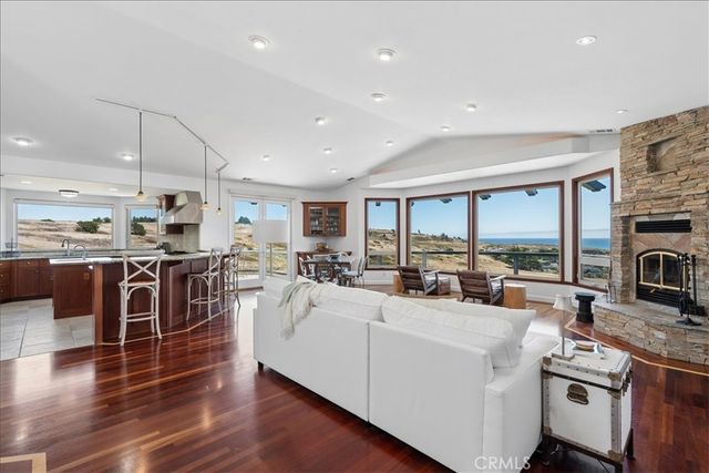 380 Huntington Road, Cambria, CA 93428