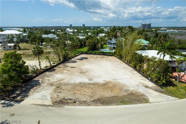 961 San Carlos CT, Fort Myers Beach, FL 33931