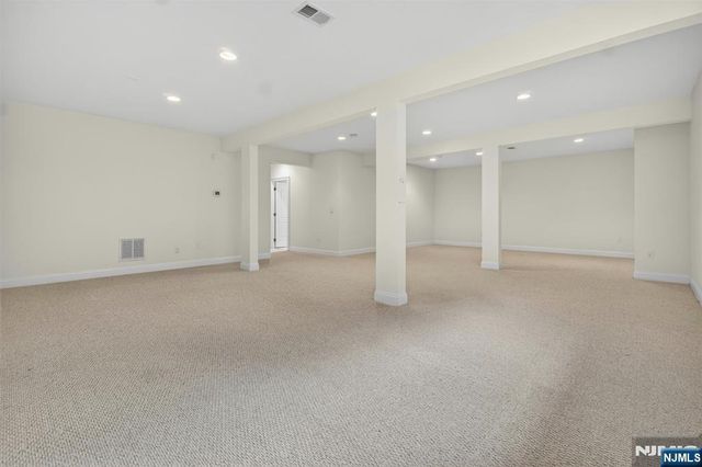 33 Windsor Lane, Ramsey, NJ 07446