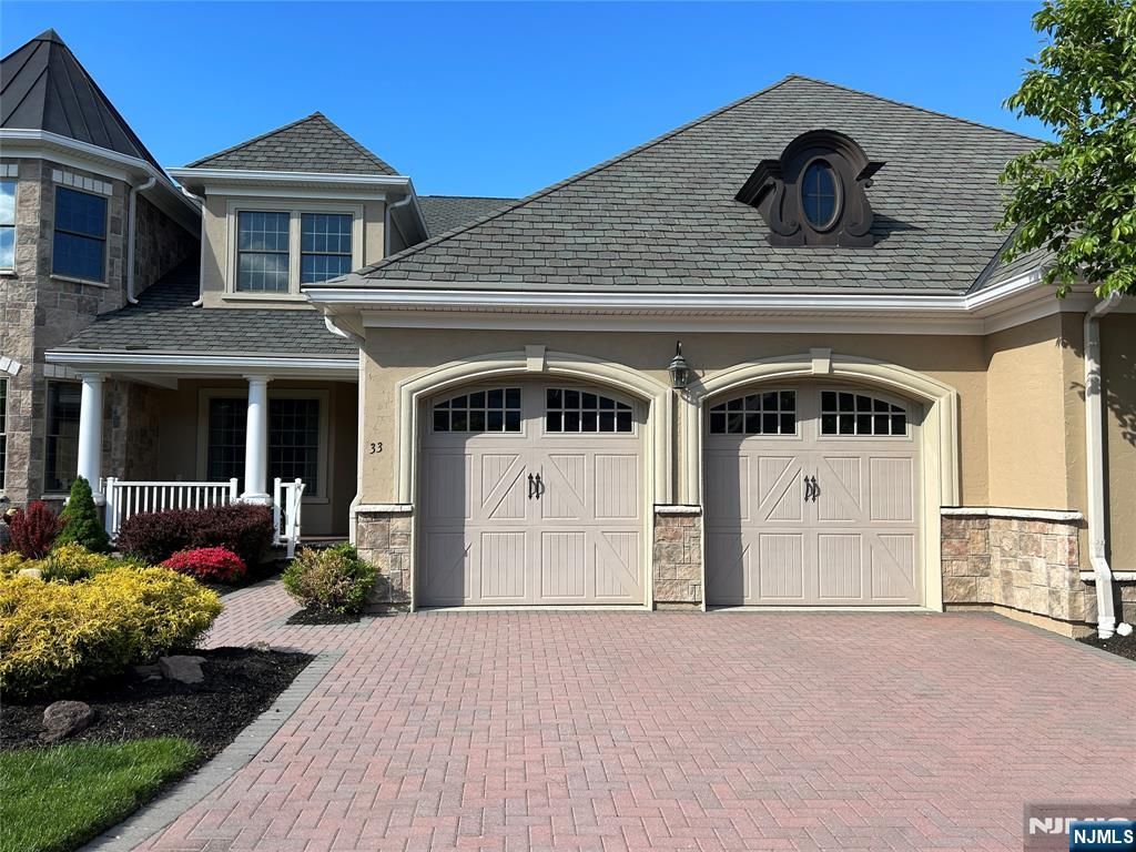 33 Windsor Lane, Ramsey, NJ 07446