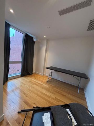 4223 Parsons Boulevard 5D, Flushing, NY 11355