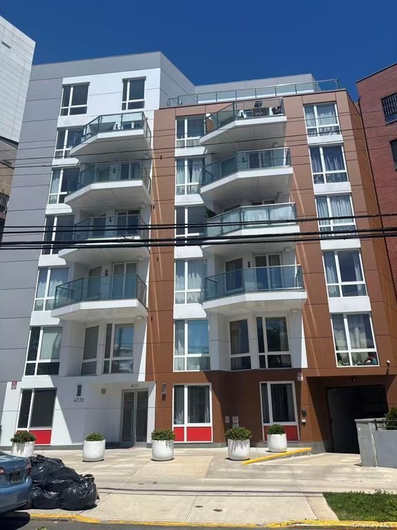 4223 Parsons Boulevard 5D, Flushing, NY 11355