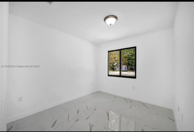 673 NW 14th St, Florida City, FL 33034