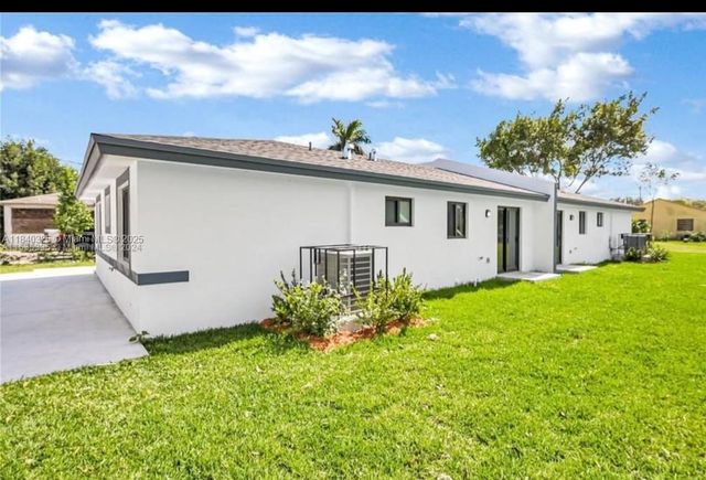 673 NW 14th St, Florida City, FL 33034