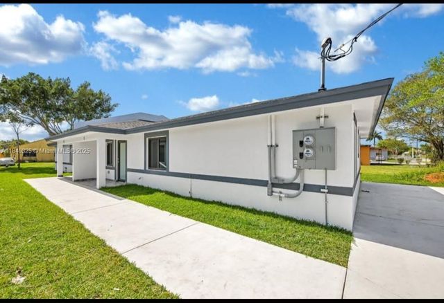 673 NW 14th St, Florida City, FL 33034