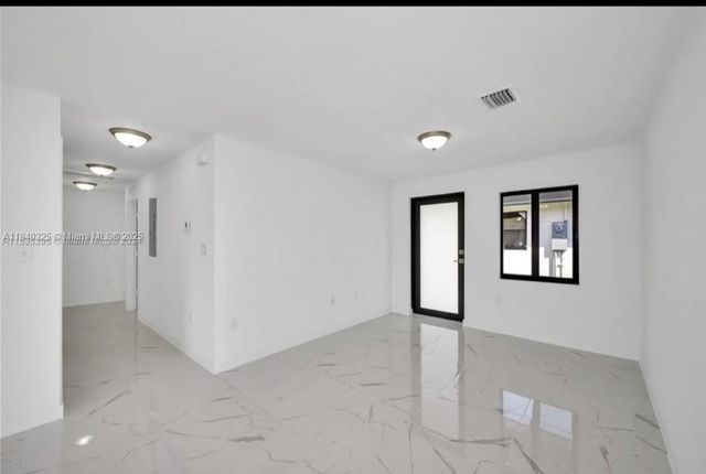 673 NW 14th St, Florida City, FL 33034