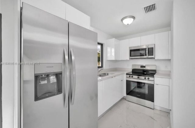 673 NW 14th St, Florida City, FL 33034