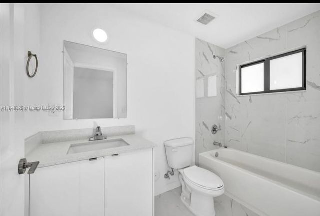 673 NW 14th St, Florida City, FL 33034