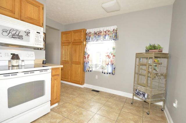 1716 N Sweetbriar Lane 1716 N Sweetbriar Lane, Springfield, OH 45505