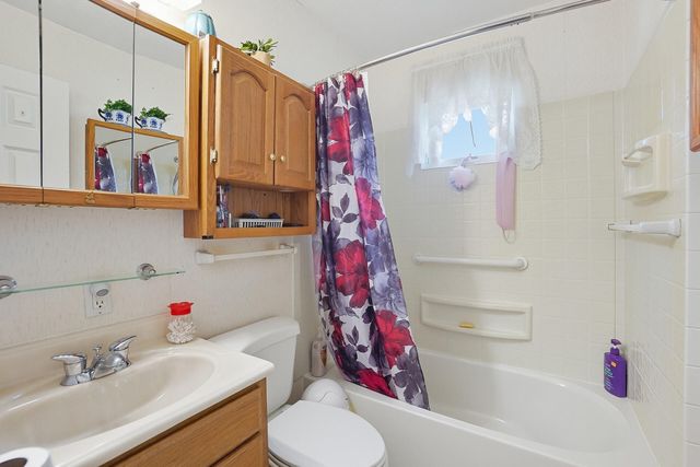 1716 N Sweetbriar Lane 1716 N Sweetbriar Lane, Springfield, OH 45505