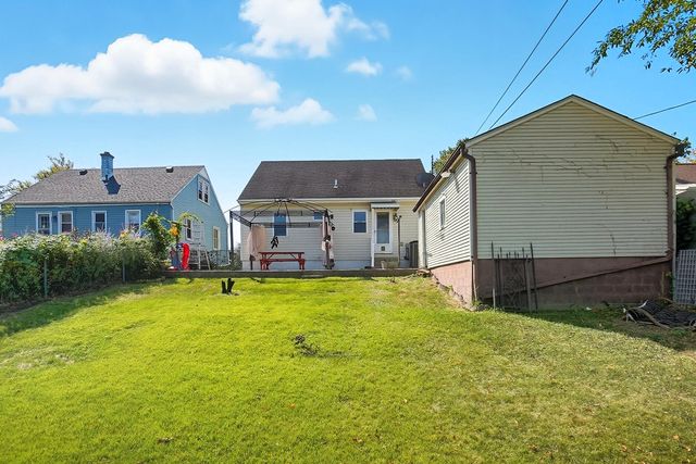 1716 N Sweetbriar Lane 1716 N Sweetbriar Lane, Springfield, OH 45505