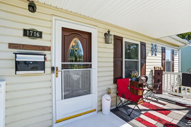 1716 N Sweetbriar Lane 1716 N Sweetbriar Lane, Springfield, OH 45505