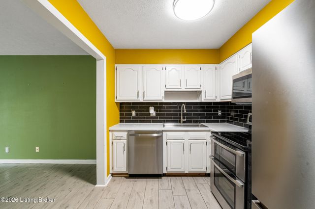 1935 Gardiner Ln J134, Louisville, KY 40205