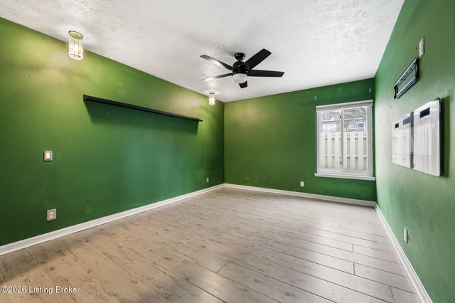 1935 Gardiner Ln J134, Louisville, KY 40205