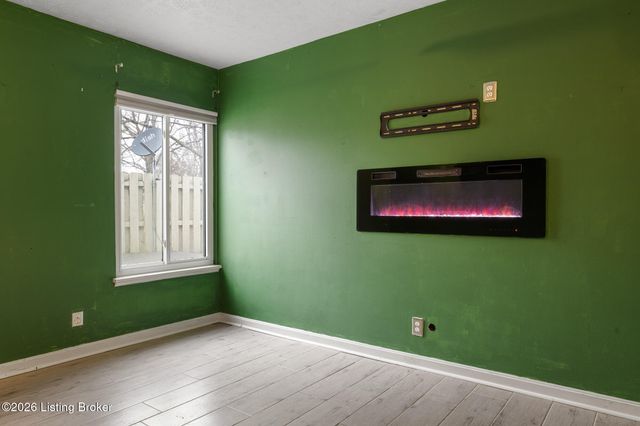 1935 Gardiner Ln J134, Louisville, KY 40205