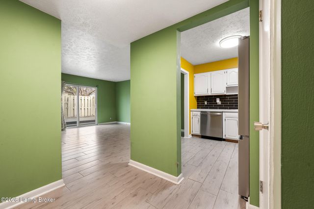 1935 Gardiner Ln J134, Louisville, KY 40205