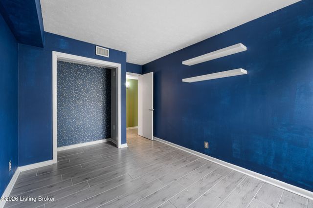 1935 Gardiner Ln J134, Louisville, KY 40205