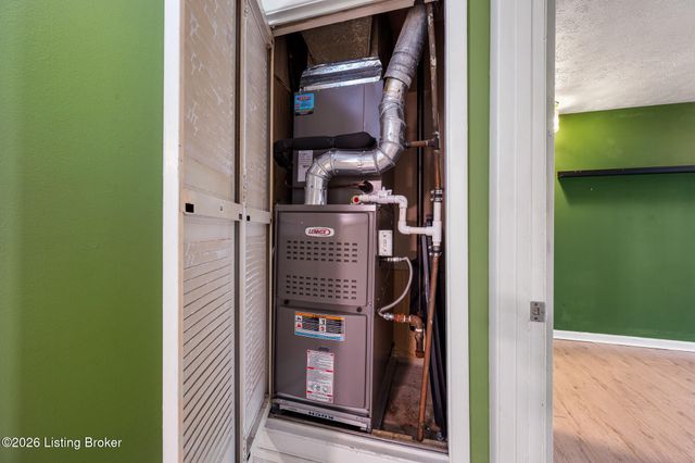 1935 Gardiner Ln J134, Louisville, KY 40205