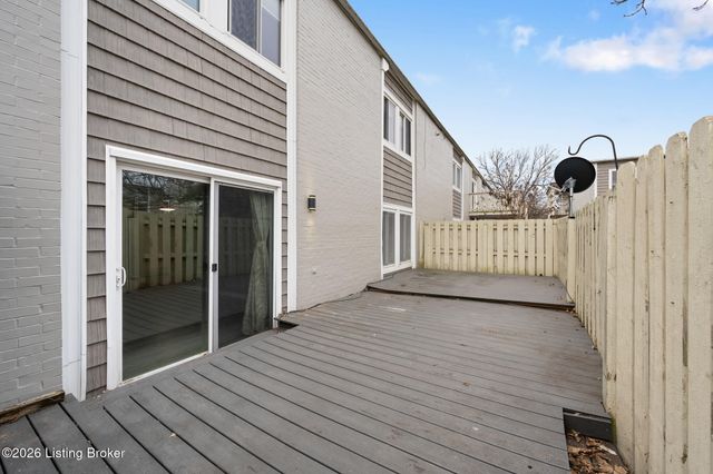 1935 Gardiner Ln J134, Louisville, KY 40205