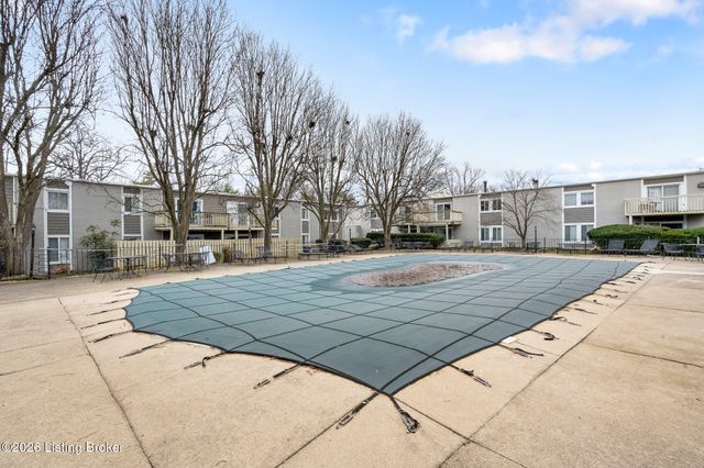 1935 Gardiner Ln J134, Louisville, KY 40205