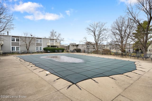 1935 Gardiner Ln J134, Louisville, KY 40205