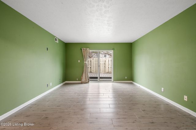 1935 Gardiner Ln J134, Louisville, KY 40205