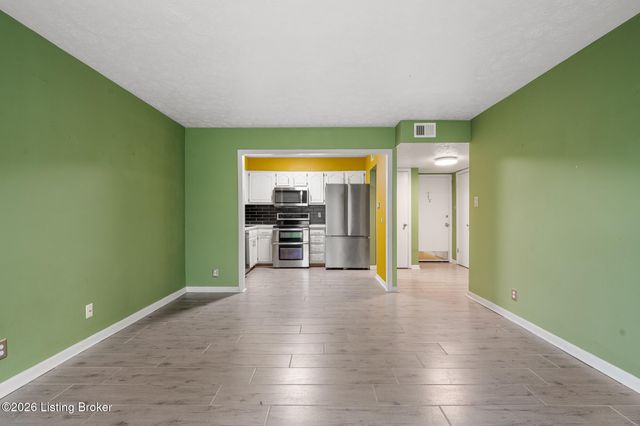 1935 Gardiner Ln J134, Louisville, KY 40205