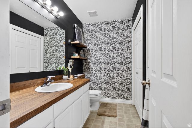 768 W 1090 N, Clinton, UT 84015