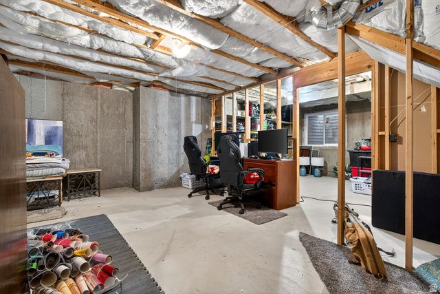 768 W 1090 N, Clinton, UT 84015