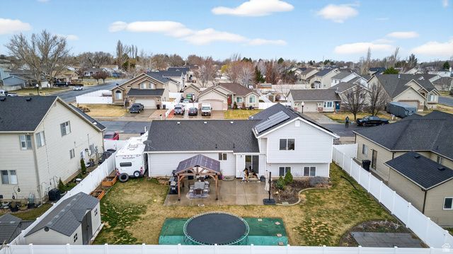 768 W 1090 N, Clinton, UT 84015