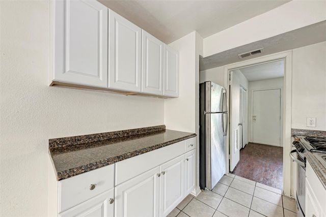 1010 W 23 Rd ST 5, Austin, TX 78705