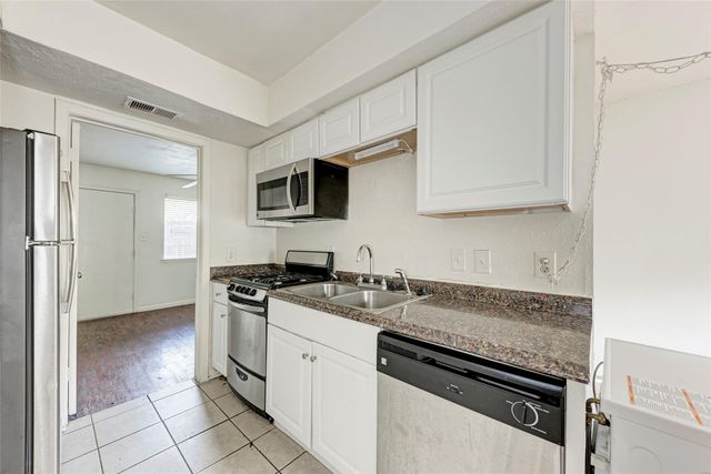 1010 W 23 Rd ST 5, Austin, TX 78705