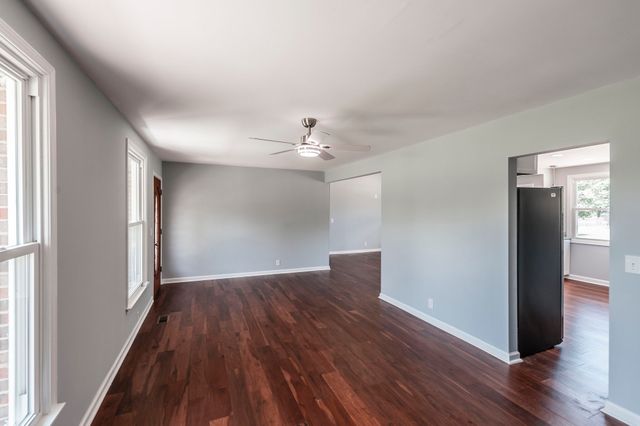 109 Valley View Dr, Old Hickory, TN 37138