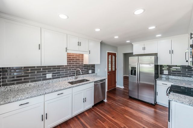 109 Valley View Dr, Old Hickory, TN 37138