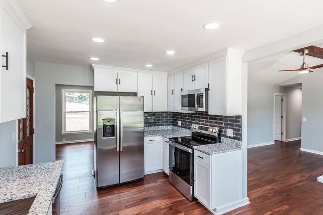 109 Valley View Dr, Old Hickory, TN 37138