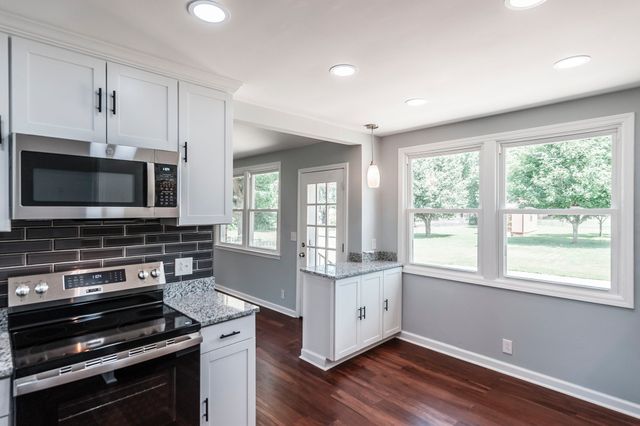 109 Valley View Dr, Old Hickory, TN 37138